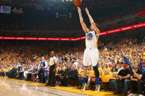 亚博体育-赛地聚焦——欧篮联国际比赛日热度飙升，山东男篮远射贴柱，气氛紧张，资深球员宣示担当的简单介绍-亚博体育